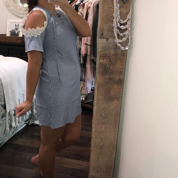 Dresses & Skirts - Romantic Hut striped dress